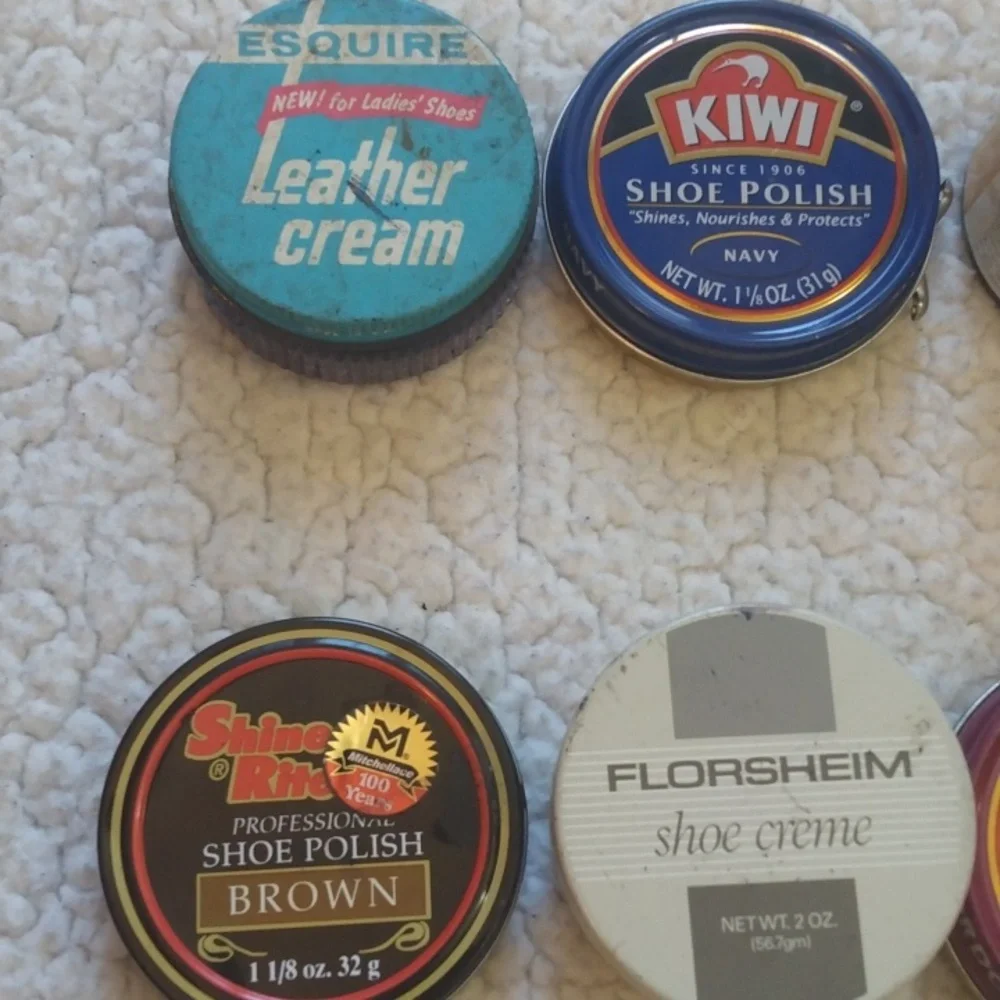 Vintage Cedar Griffin Shoe Shine Kit - 13 Pieces - Picture 8 of 16